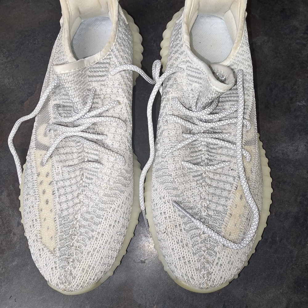 Mens Gray and Cream Knit Sneakers Size 11